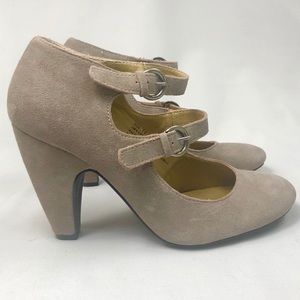 Kimchi Blue Double Strap Suede Pumps Size 7.5